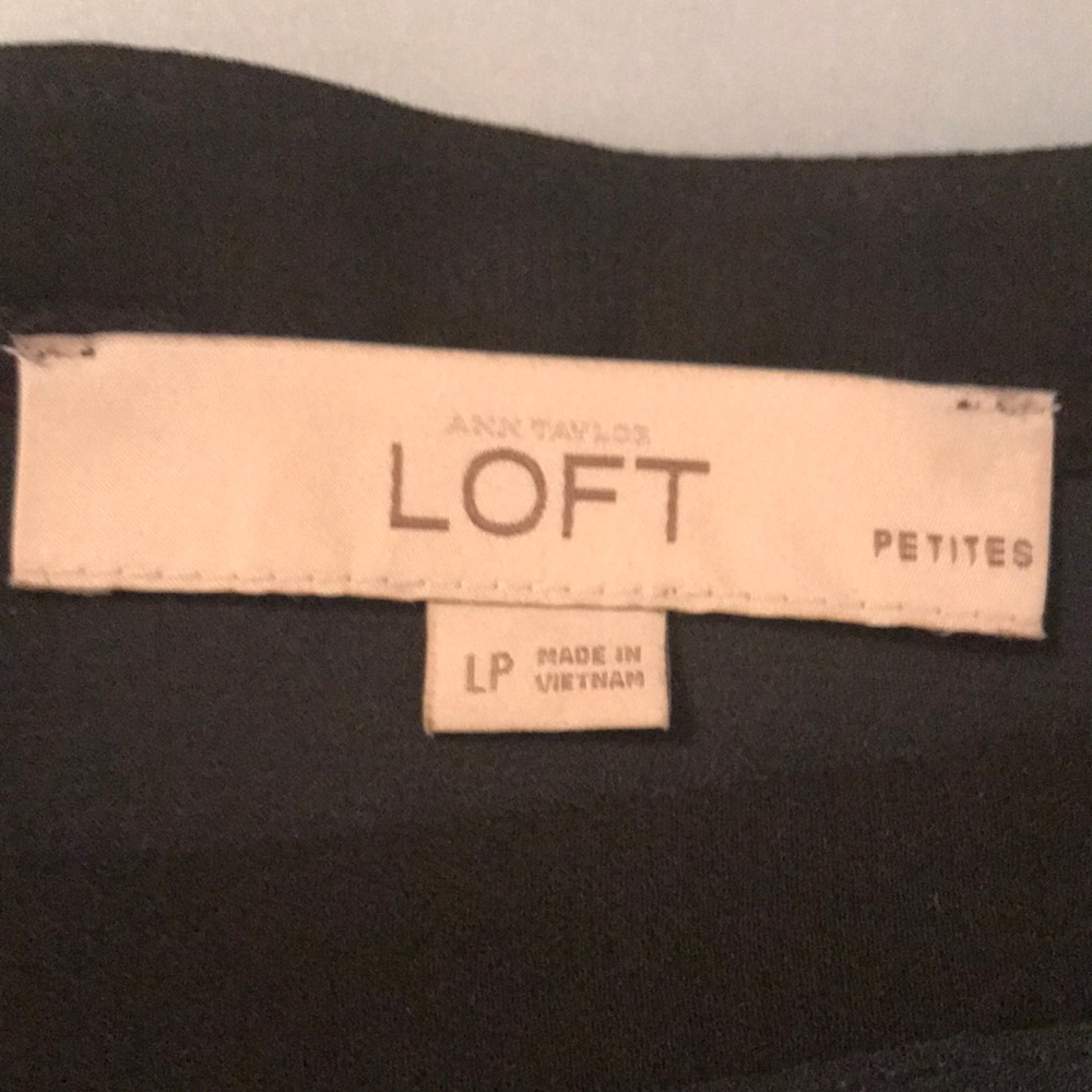 Beautiful Top from Loft!!! - Picture 4 of 6